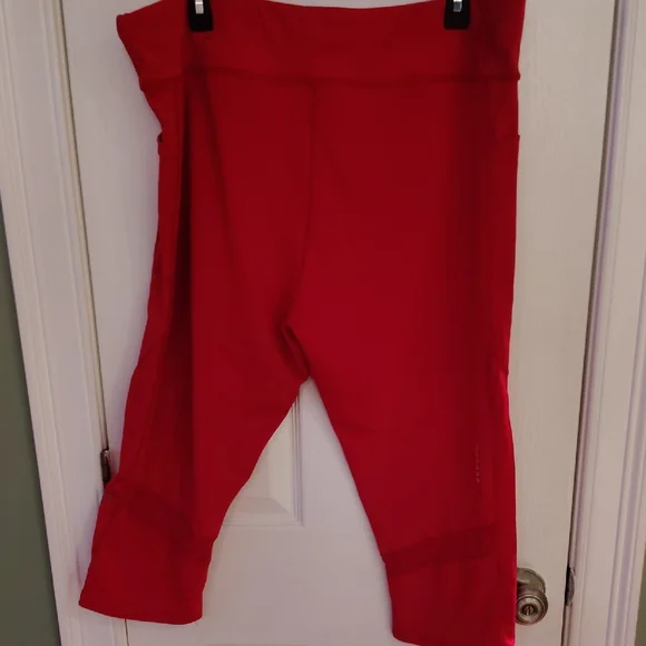 Red Athletic Tank and Capri Leggings Set - Picture 6 of 9